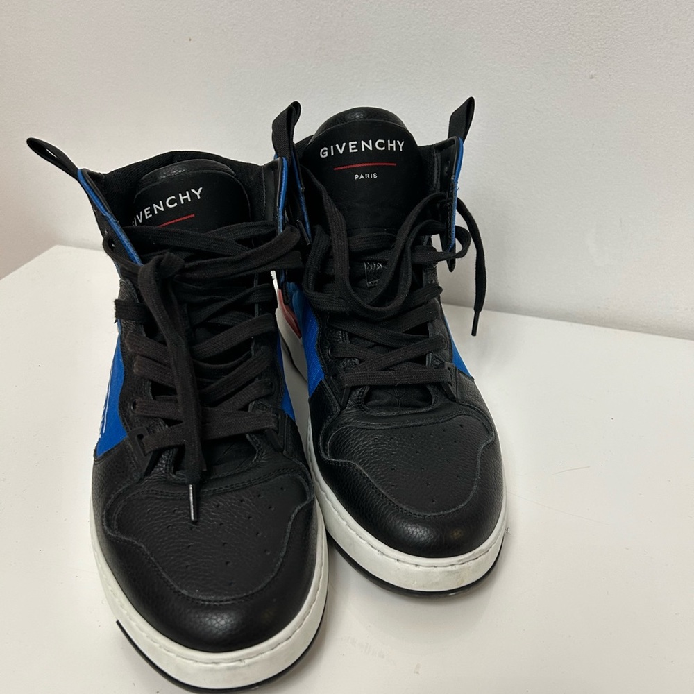 Beautiful Givenchy tall snickers , leather, size EU41 / 8.5 US in men